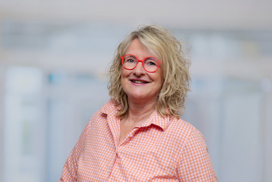 Portrait Ute Kröplin, Zentrumsleitung, Albertinen Herz- und Gefäßzentrum, Kampagne Weltfrauentag, Gemeinsam stark für Frauen, Initiative Internationaler Frauentag, Immanuel Albertinen Diakonie, Berlin, Hamburg Portrait Ute Kröplin, Zentrumsleitung, Albertinen Herz- und Gefäßzentrum, Kampagne Weltfrauentag, Gemeinsam stark für Frauen, Initiative Internationaler Frauentag, Immanuel Albertinen Diakonie, Berlin, Hamburg